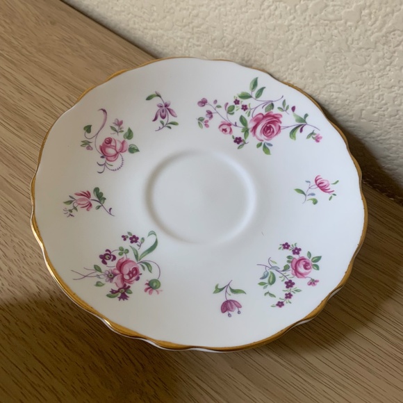 Crown Staffordshire Pink Floral Teacup Set - Picture 3 of 6